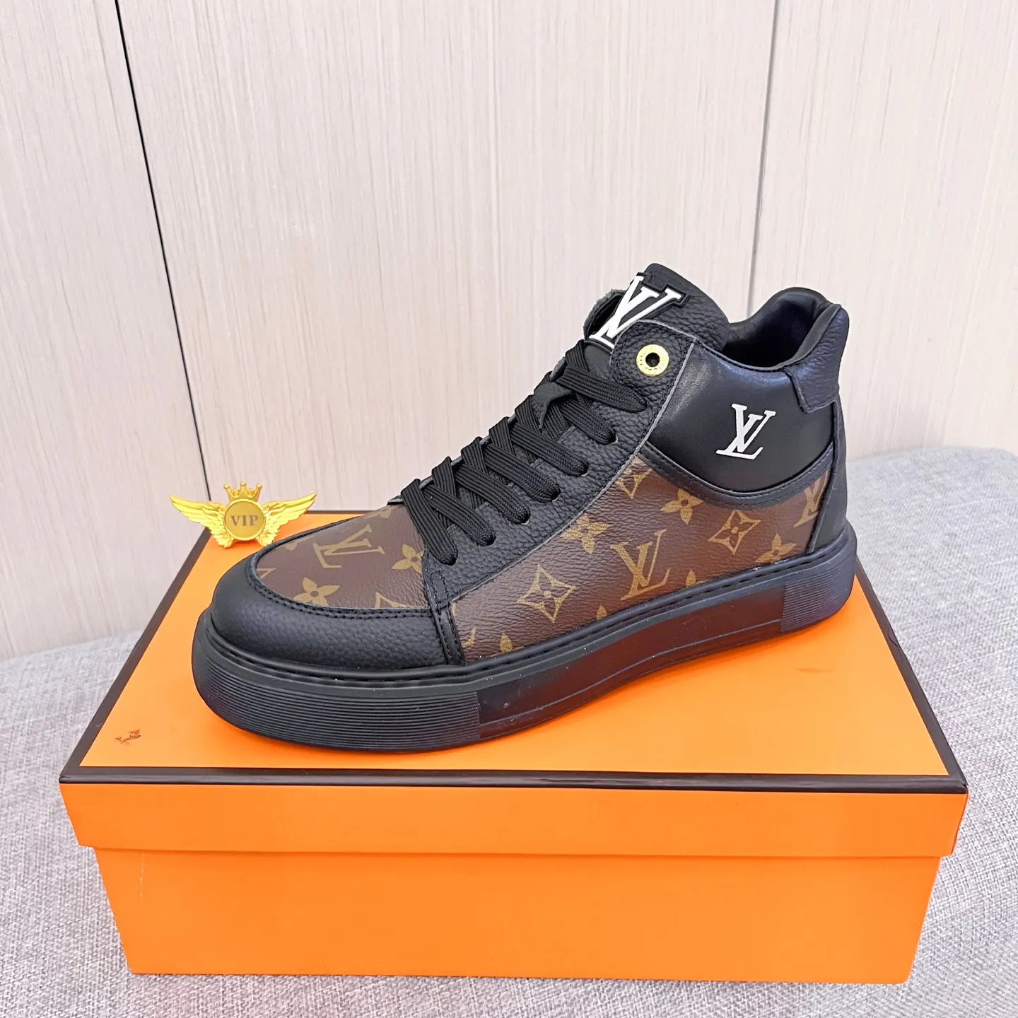 Men's Men's Shoes Men's Shoes 💰 460 Men's Men's Shoes 💰 [ LV ] 🔥 Louis Vuitton Men's high-end brand official website 1:1 latest masterpiece: the upper is made of Italian imported first-layer cowhide with a comfortable and breathable lining ➕ Made of the original non-slip and wear-resistant outsole 🔥, making walking more convenient and comfortable! An exclusive new model, a stunning work, a beautiful 1:1 replica [color] compared to the official quality! Create a fashionable personality to set off your uniqueness! A must-have for trendy men! Classic 🔥Size: 38-44 Color: 🔥 2⃣️colors available🔥.